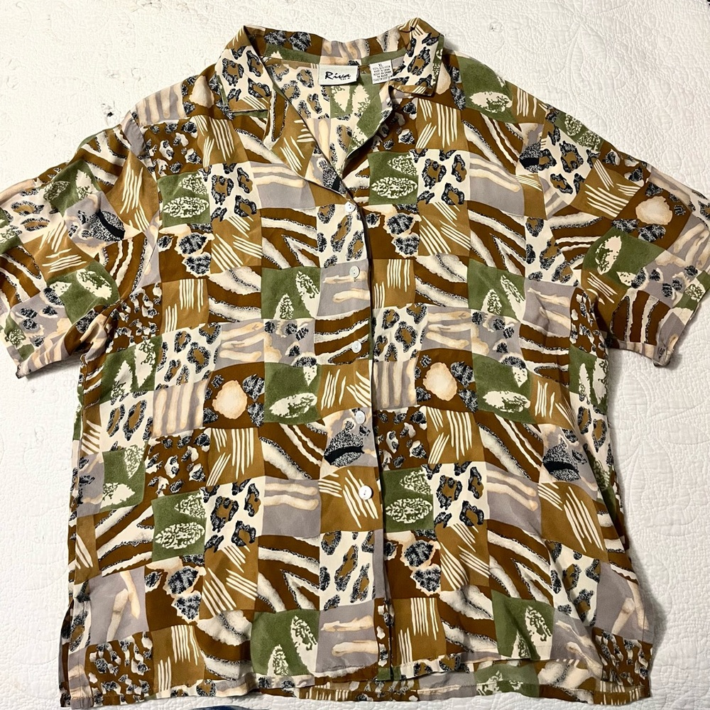 Cute for summer, light weight, Silk, short sleeve button up blouse. Size XL